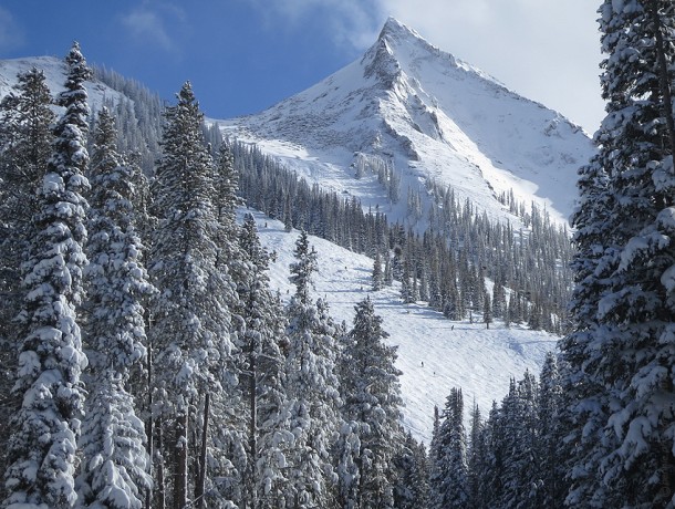 crested-butte-colorado-peak-with-snow