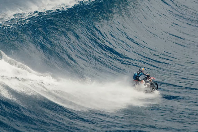 robbie-maddison-pipe-dream-motorcycle-surfing-web