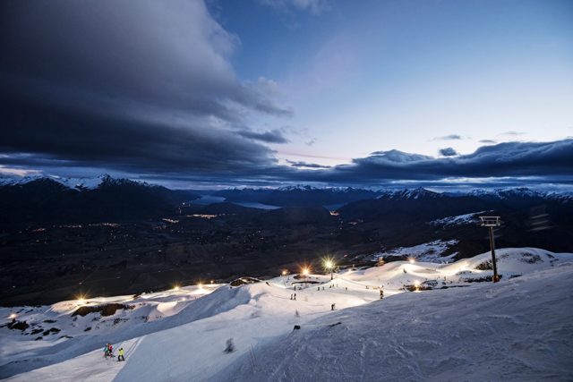 Coronet-Peak_last-night-ski2_Brandon-Stanley