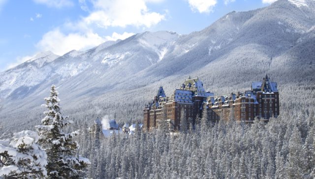 Destination_Signature_Banff_Springs_Hotel_Winter_Fairmont_15_Horizontal