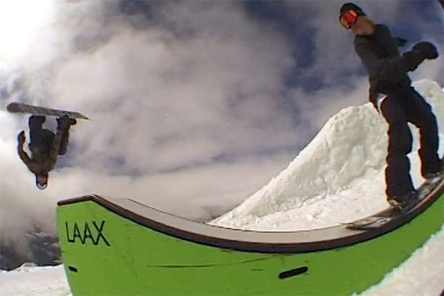 laax-snowboard-feature