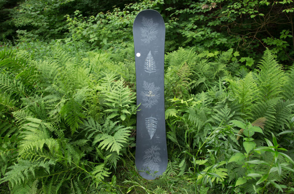eco-friendly-snowboard-gear-Niche-featured