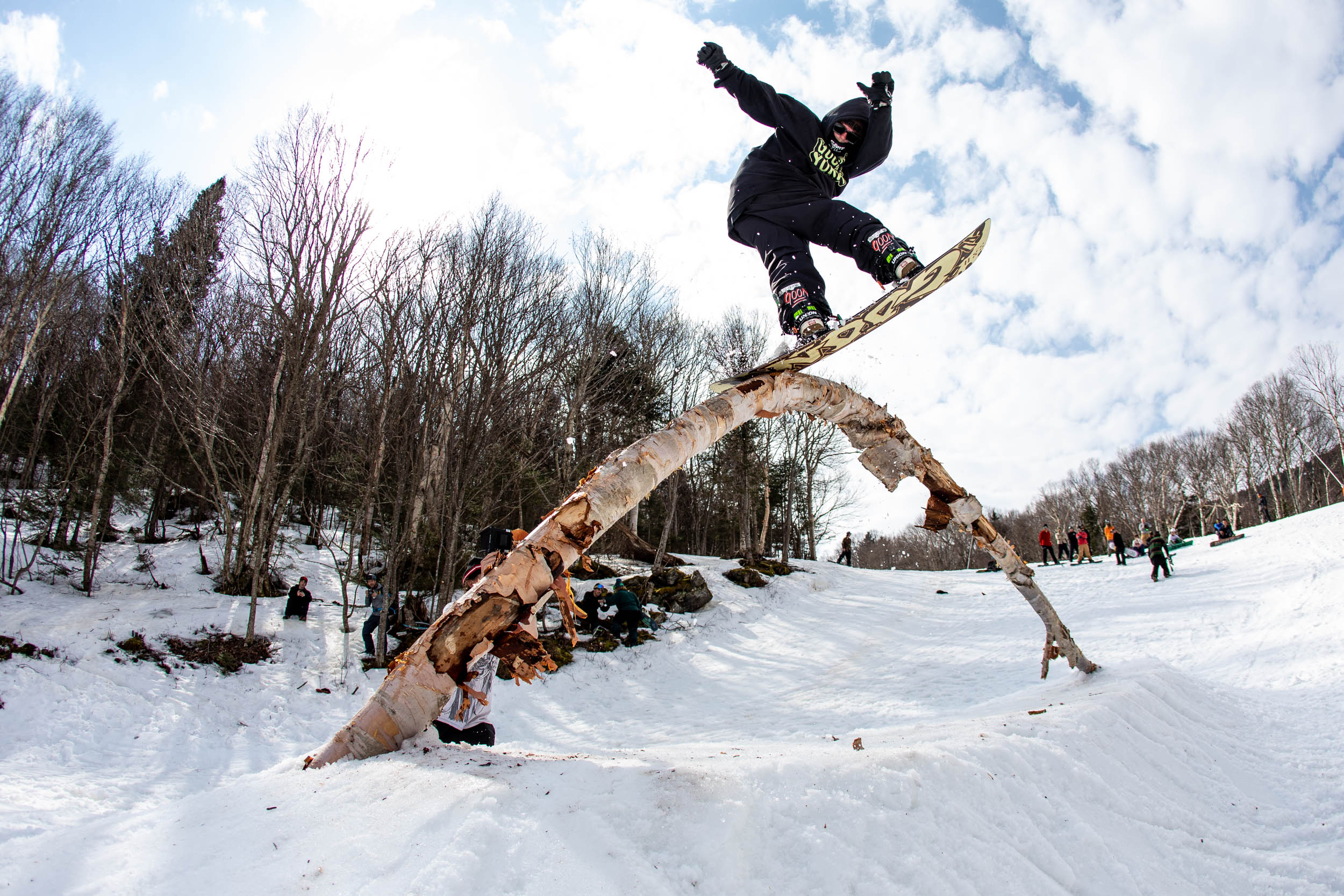 Lucas Magoon snowboarding